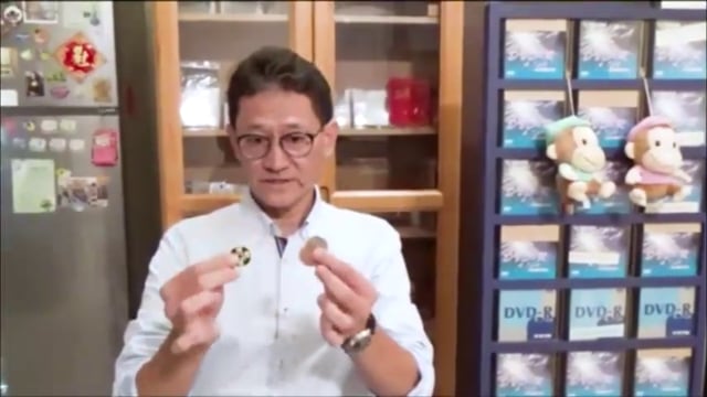demonstration video of Johnny Wong's Double Face Super Triple Coin