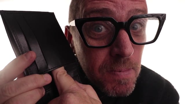 demonstration video of THE NO PALM EDC WALLET by Matthew Wright