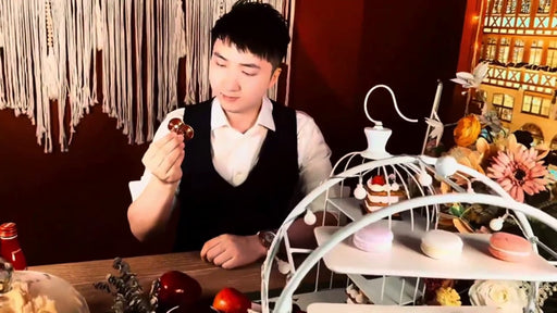 demonstration video of Mirror Heart Black by N2G & Ken Tsoi (Gimmicks and online instructions) - Trick
