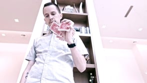 demonstration video of Red Roses Playing Cards by Daniel Schneider